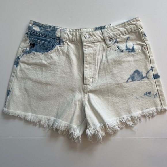 Kancan High Rise Bleached Shorts, Size 9/28 NWT! - Picture 1 of 4